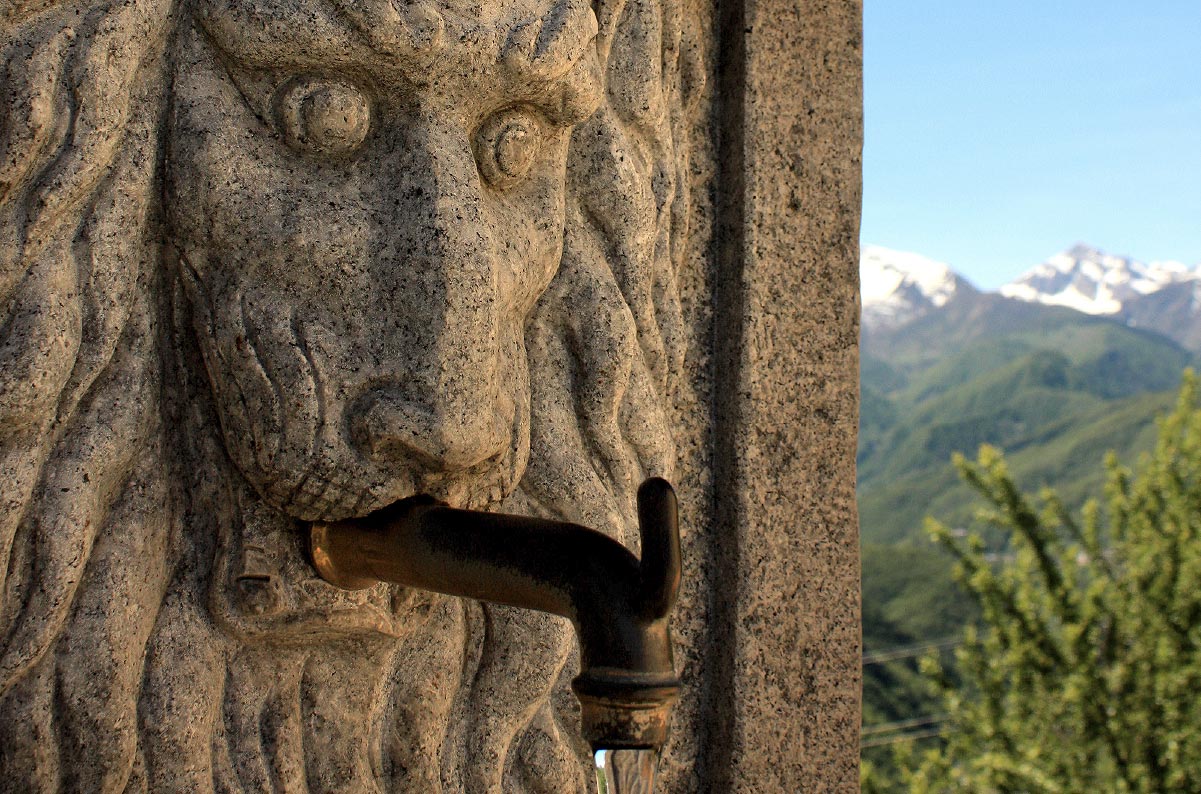 Eau cristalline de la fontaine Pra di Roburent