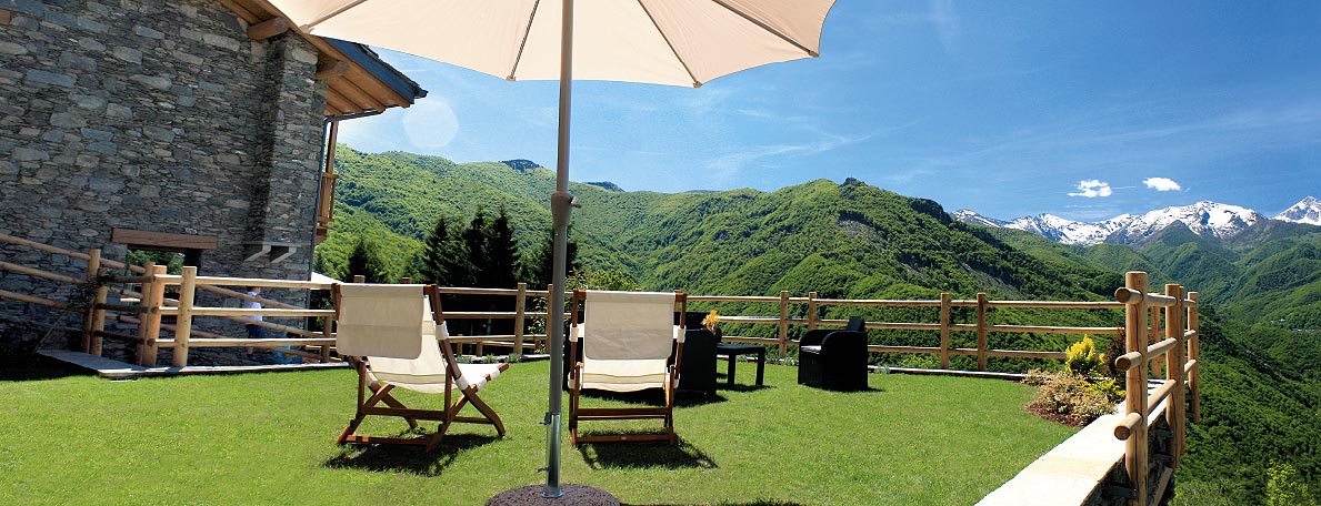 La vue spectaculaire des chalets Mongioie, Pra di Roburent, Cuneo, Piémont, Italie
