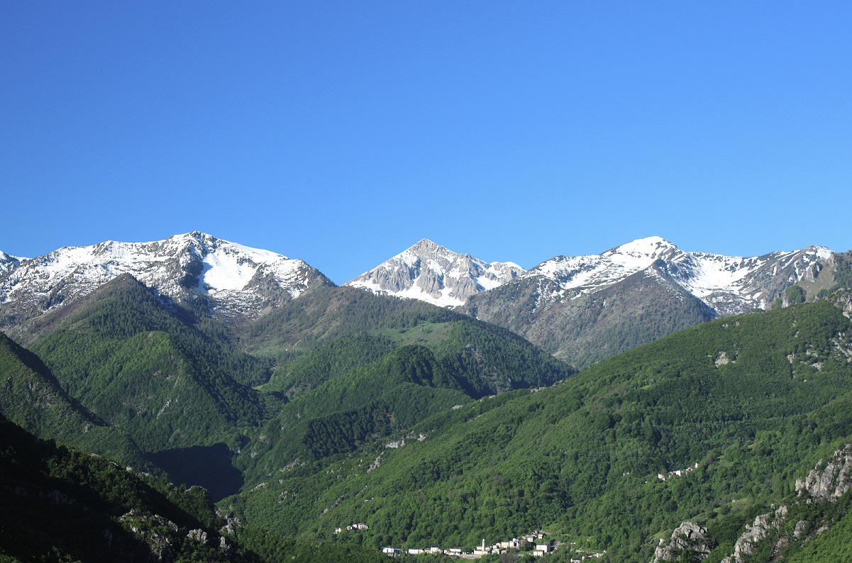 Monte Mongioie, Chalets Mongioie
